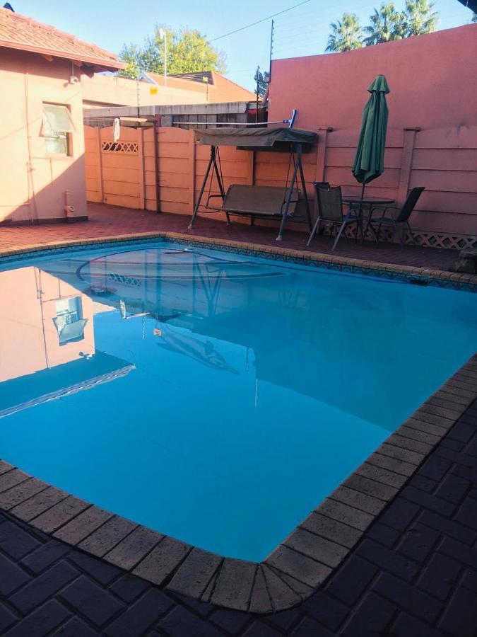 Forever Comfy Bed Bed and Breakfast Vanderbijlpark Esterno foto